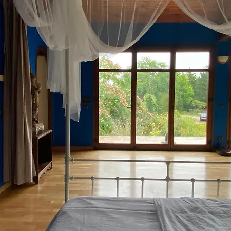 Bed & Breakfast Chateau De La Biste Tourdun