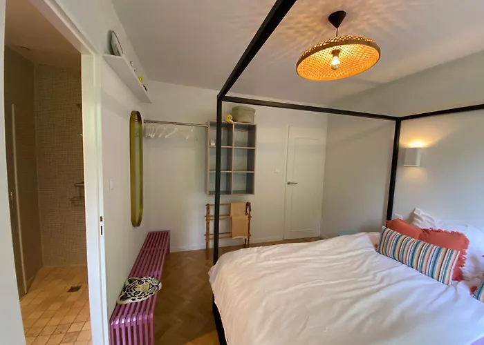 Chateau De La Biste Bed & Breakfast 3*