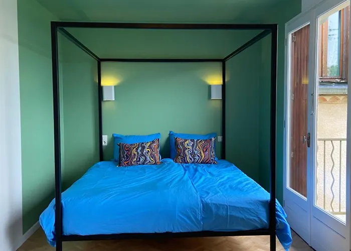 Chateau De La Biste Bed & Breakfast 3*