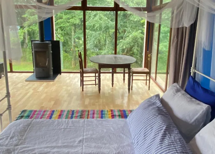 Chateau De La Biste Bed & Breakfast Tourdun