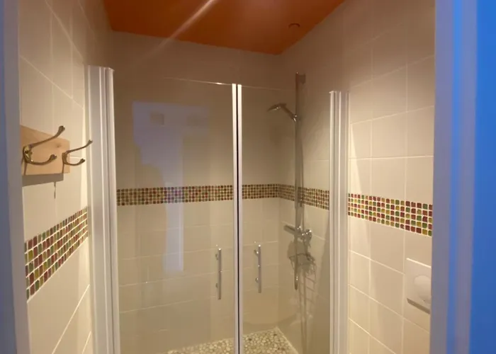 Chateau De La Biste Bed & Breakfast 3*