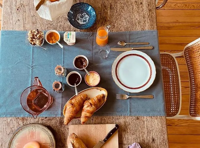 Chateau De La Biste Oda ve Kahvaltı Tourdun