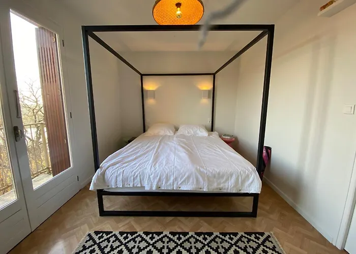 Chateau De La Biste Oda ve Kahvaltı Tourdun